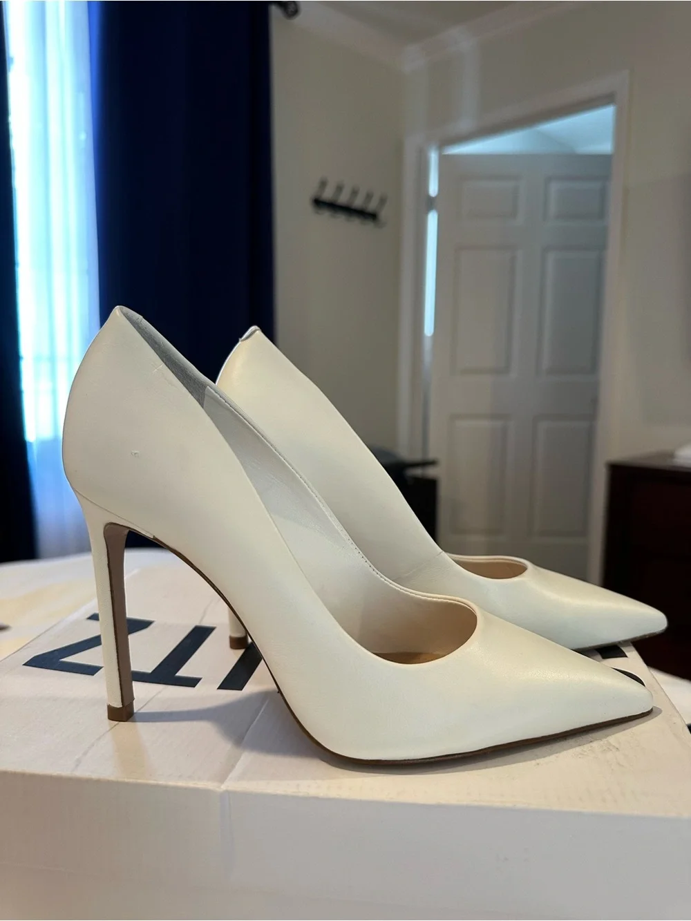SCHUTZ LOU HIGH STILETTO WHITE PUMP